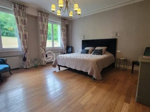 Maison 9 pièces 470 m²