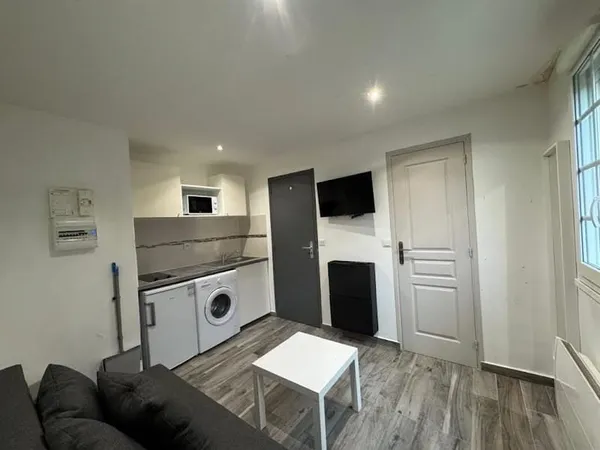 Studio 1 pièce 19 m²