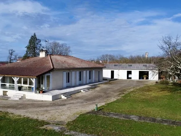 Superbe villa avec jardin et garage