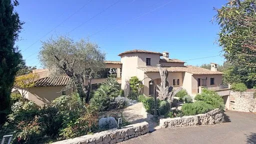 Maison 6 pièces 500 m²