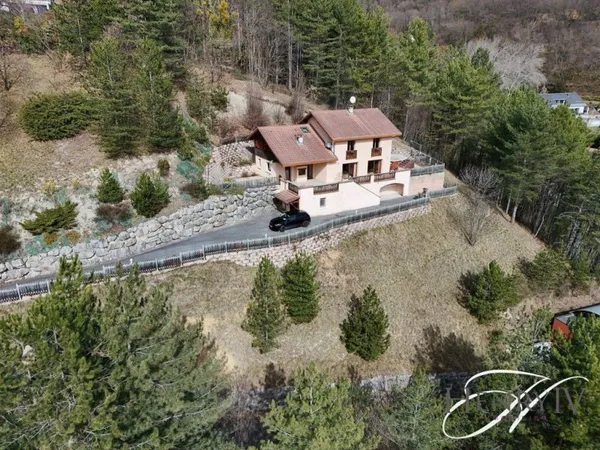 Maison de luxe 5 pièces 170 m²
