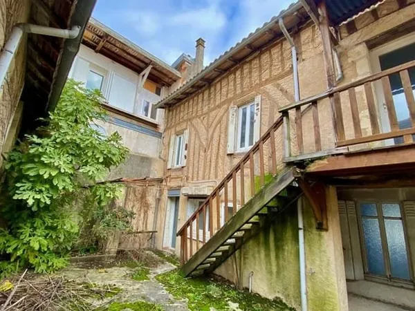 Immeuble de rapport 3 pièces 160 m²