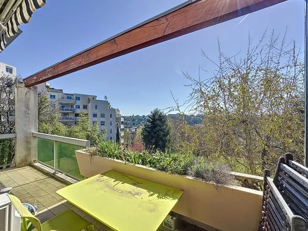 A vendre : Appartement lumineux avec vue sur la Saône à Lyon