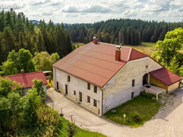 Ancien corps de ferme rénové - Gîtes + habitation