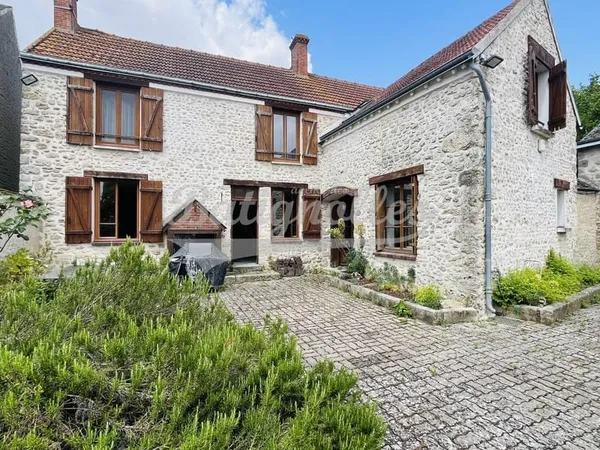 Maison independante 175m2 à rénover avec jardin et grange BL