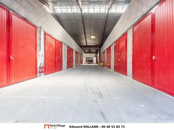 90 m² / 475 euros / Box de stockage / Site gardienné