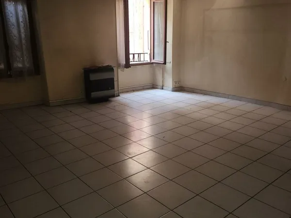 Appartement T3 de 83.80 m2 - ARLES SUR TECH