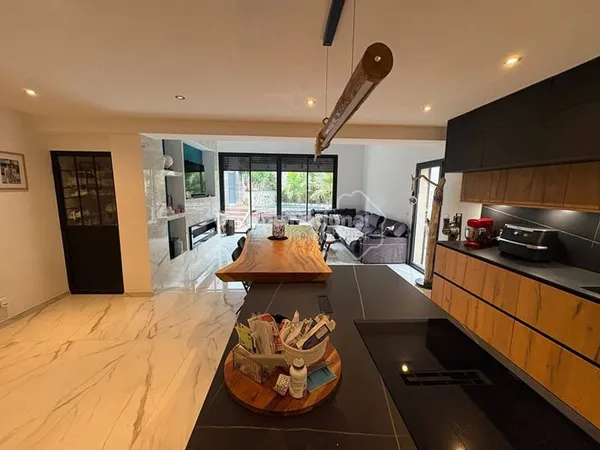 Maison 5 pièces 190 m²