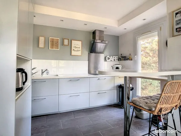 Appartement T3 rénové - 82 m² - Dernier étage - Lumineux - Saint-Herblain