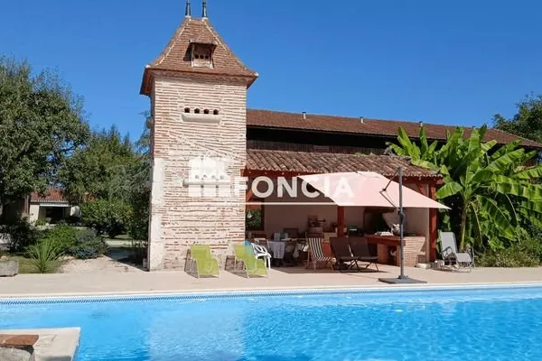 Maison 10 pièces 290 m²