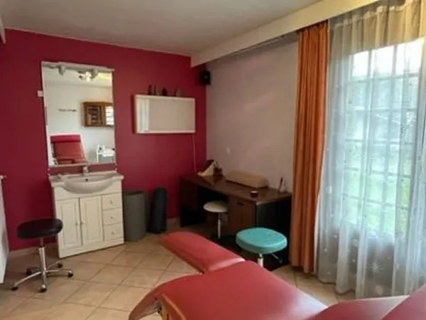 Bureau 61 m²
