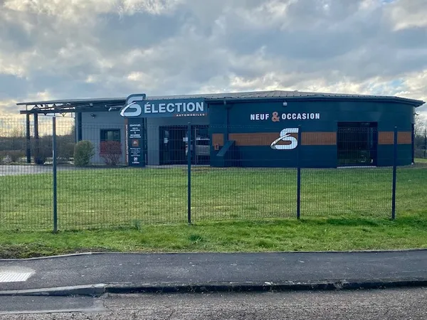 LOCAL COMMERCIAL DE 225 M2 DIVISIBLE EN 2 CELLULES
