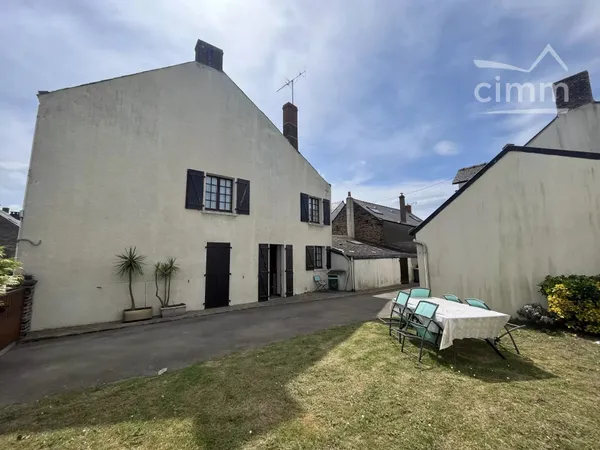 Maison de bourg de 130 m² avec dépendance et garage