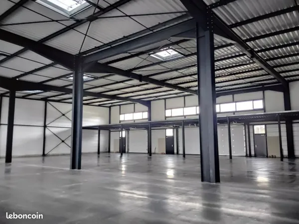 Locaux d'activité 200 m² neufs
