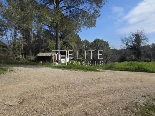TERRAIN CONSTRUCTIBLE DE 2044m² PEYMEINADE