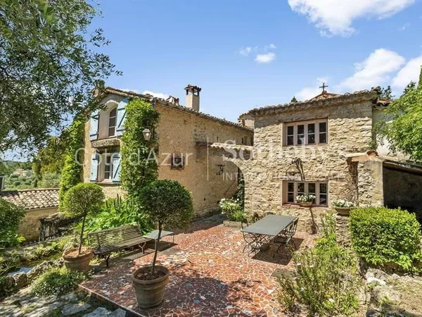 Maison 6 pièces 290 m²