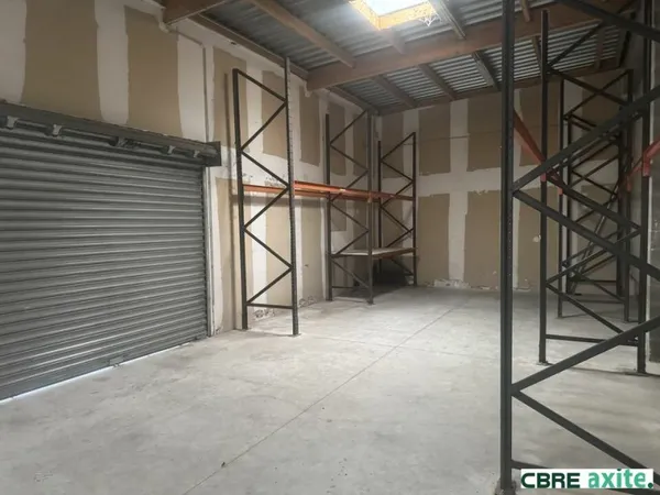 Local industriel 494 m²