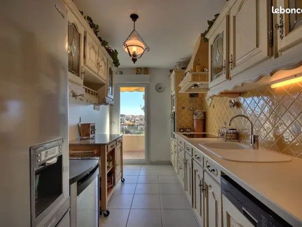 Superbe 3 pièces de 68 m² avec terrasse, piscine à Fréjus