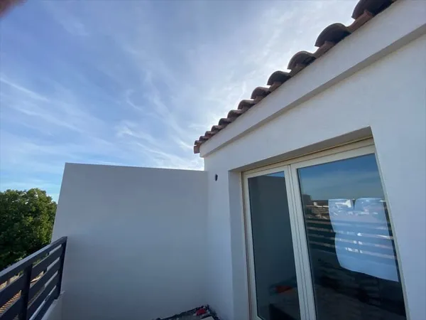Nîmes - Appartement récent type 4 pièces avec 2 parkings privés