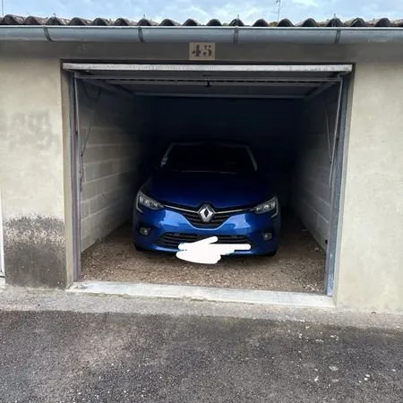 Garage libre à vendre
