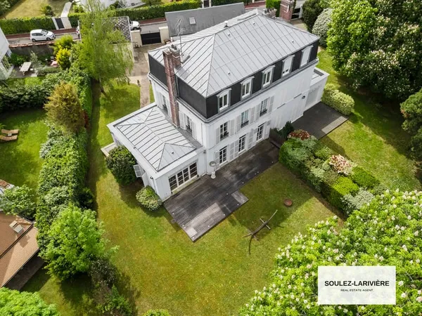 Propriété 8 pièces, BOUGIVAL (78380)
