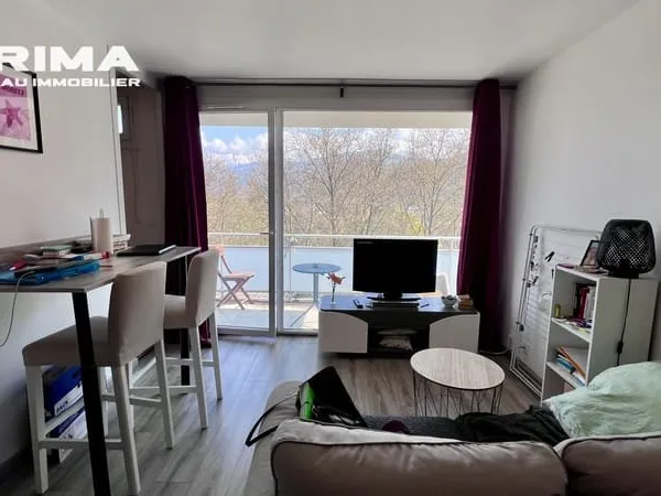 Studio rénové dans une belle résidence