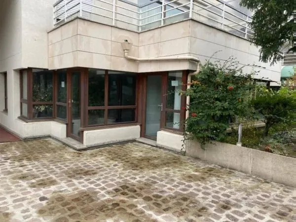 Bureaux 78 m²