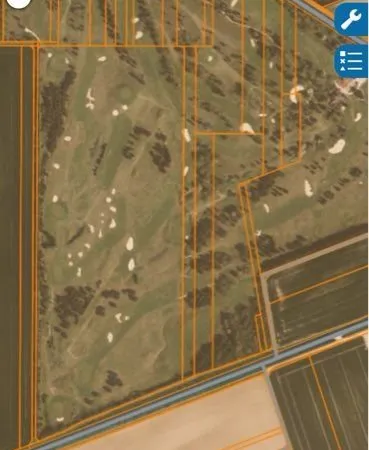 Terrain dans parcours de golf