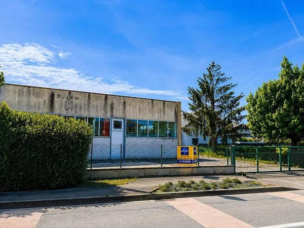Entrepôt 370 m²