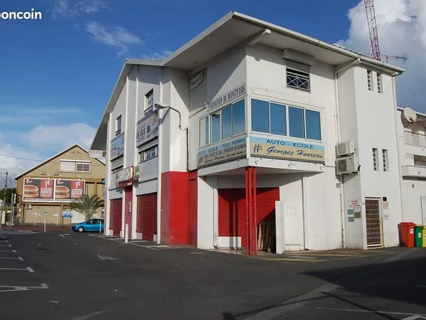Bureaux/Local d'activités-St-Pierre centre