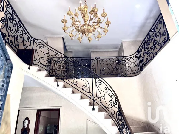 Maison 9 pièces 334 m²