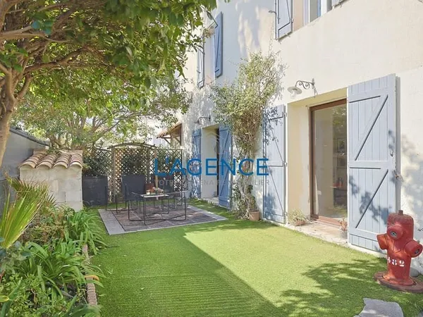 HYÈRES MAISON DE CARACTÈRE RÉNOVÉE AVEC PISCINE CENTRE-V