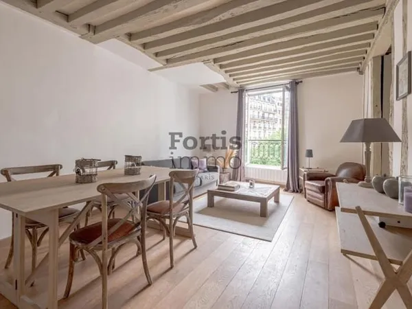 PARIS 2 - MONTORGUEIL - DEUX PIECES DE 49 m2, PAR ASCENSEUR