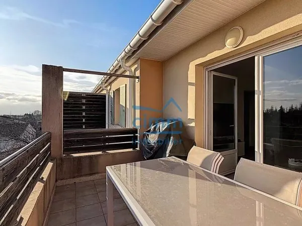 Appartement de 42 m² avec balcon, parking et cave - MONTEUX