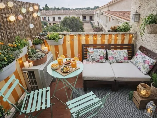 STUDIO AVEC TERRASSE PLEIN SUD - DERNIER ÉTAGE - À 500 M DES PLAGES