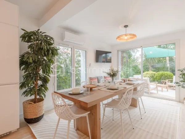 Maison 11 pièces 250 m²