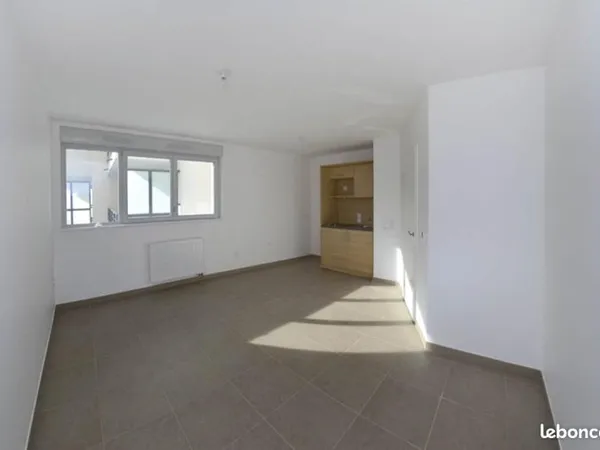 Studio 1 pièce 28 m²