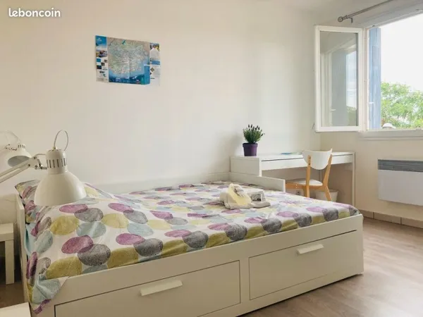 Jolie chambre meublée en colocation idéal étudiant, stagiaire