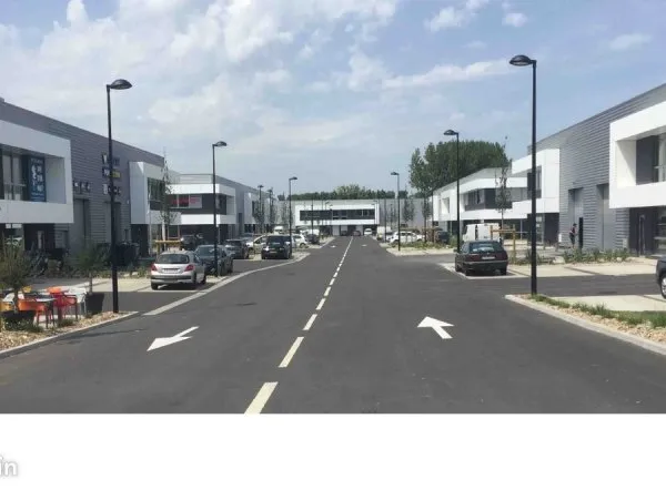 Entrepôt / Bureau Pilaterie