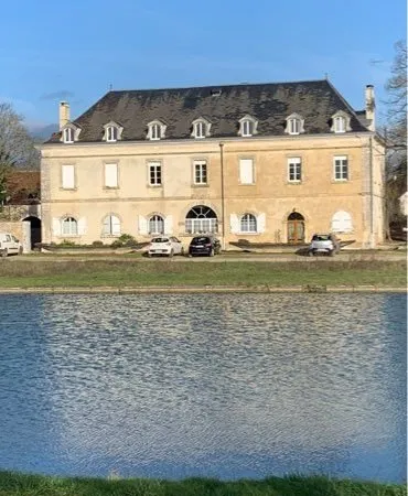 F4 à côté de Flogny la Chapelle