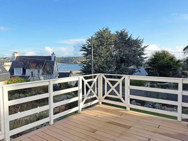 Maison individuelle 10 pièces 156 m²