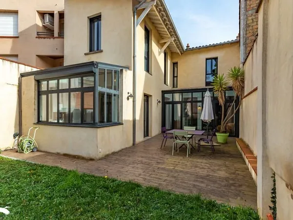 Maison de ville de 8 pièces principales
