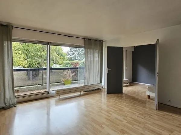 EVRY VILLAGE BEL APPARTEMENT RESIDENCE STANDING