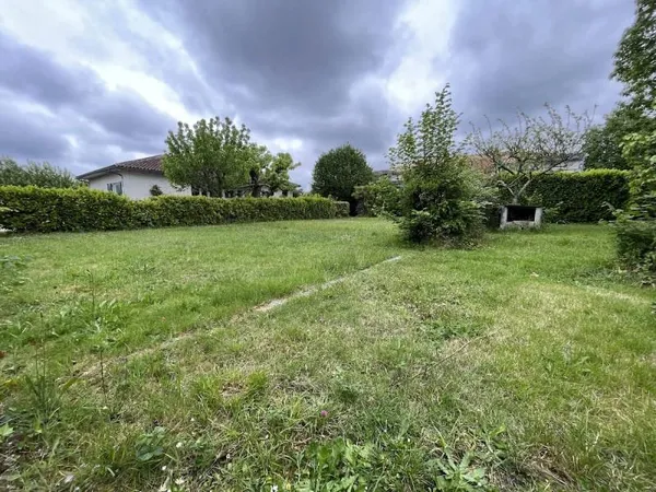 Terrain 826 m²