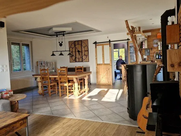 Maison 7 pièces 232 m²