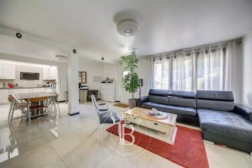 Appartement 7 pièces 132 m²