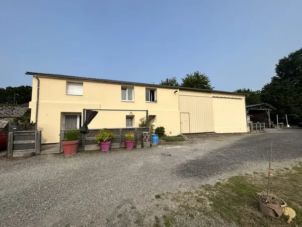 Ensemble immobilier à Egletons en Corrèze