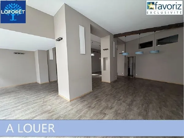 Local commercial 1 pièce 132 m²