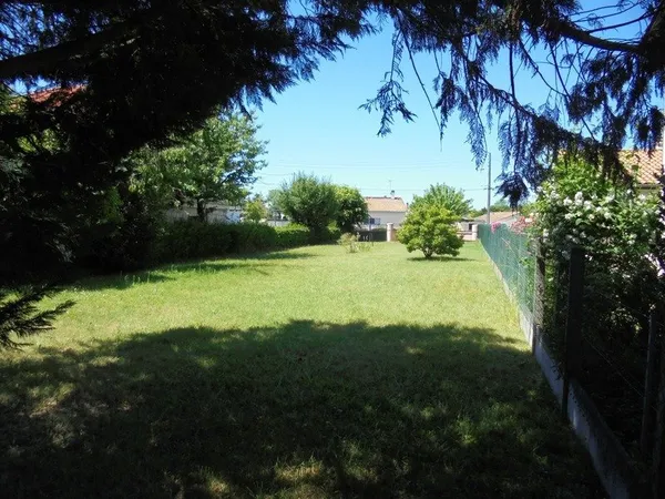 Terrain, 1133 m2 viabilisé, clôturé, quartier hôpital à LIBOURNE
