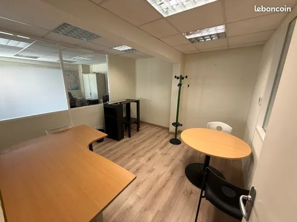 Ensemble de bureaux à louer